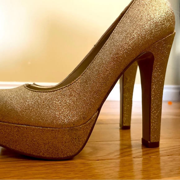 Guess High Heels Size 7 - Picture 3 of 6